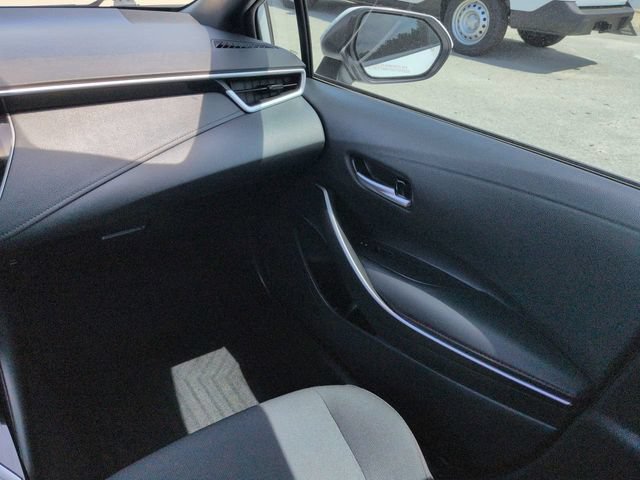 Used 2025 Toyota Corolla SE w/ Convenience Package FWD image 19
