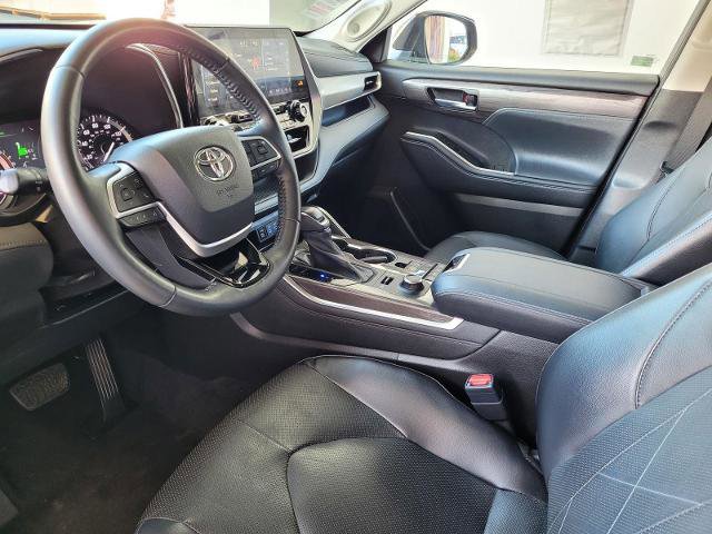 Used 2022 Toyota Highlander Platinum image 13