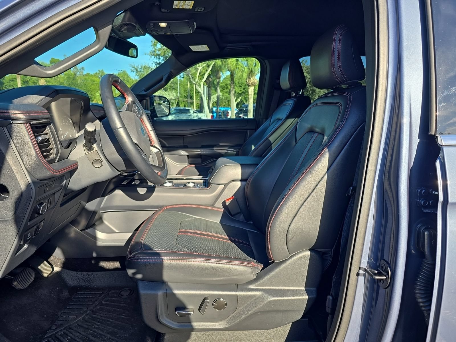 Certified 2022 Ford Expedition Max Limited AWD/4WD image 5