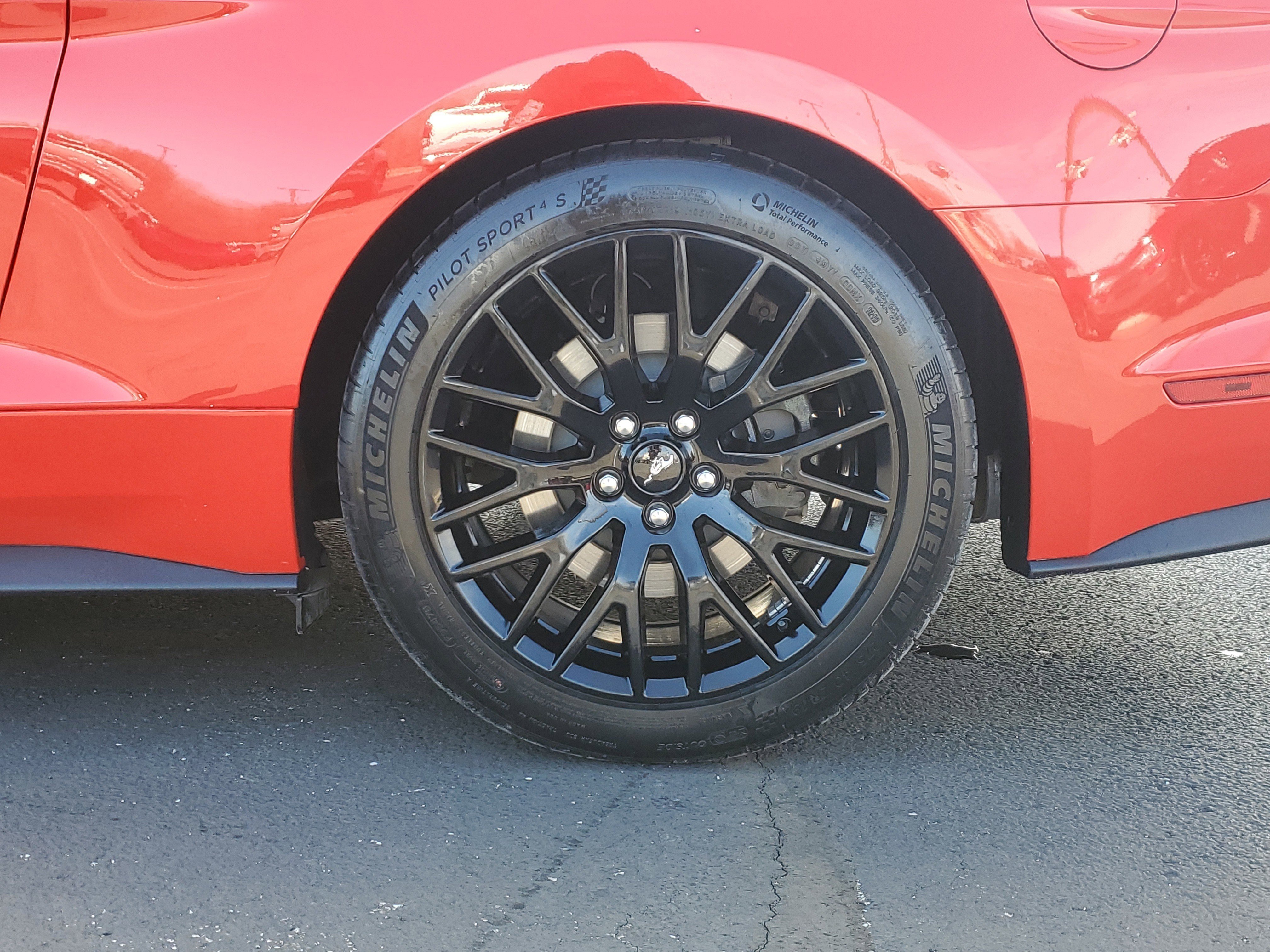 Certified 2019 Ford Mustang GT Premium w/ GT Performance Package image 5