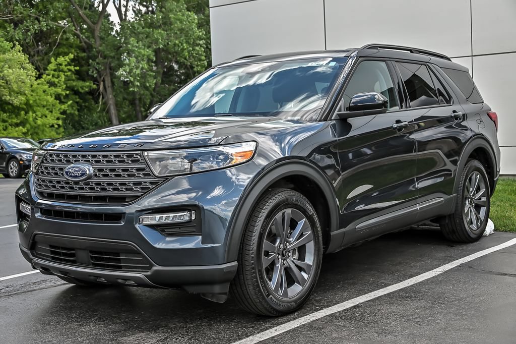 Certified 2024 Ford Explorer XLT w/ Equipment Group 202A AWD/4WD image 5