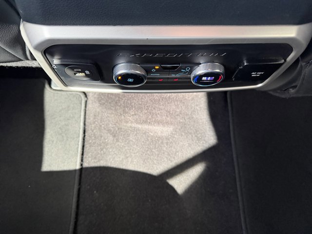 Certified 2022 Ford Expedition Limited image 32