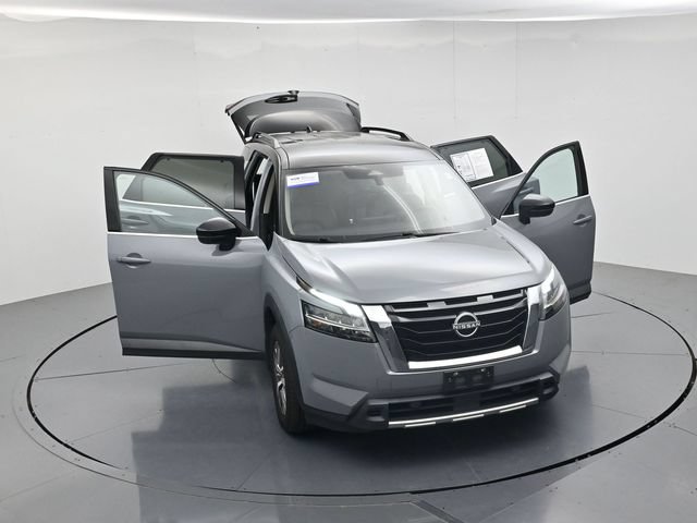 Used 2024 Nissan Pathfinder SL AWD/4WD image 52