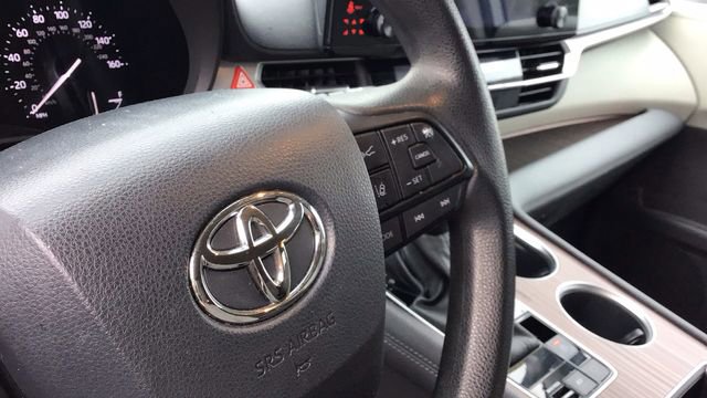 Used 2024 Toyota Sienna LE image 18