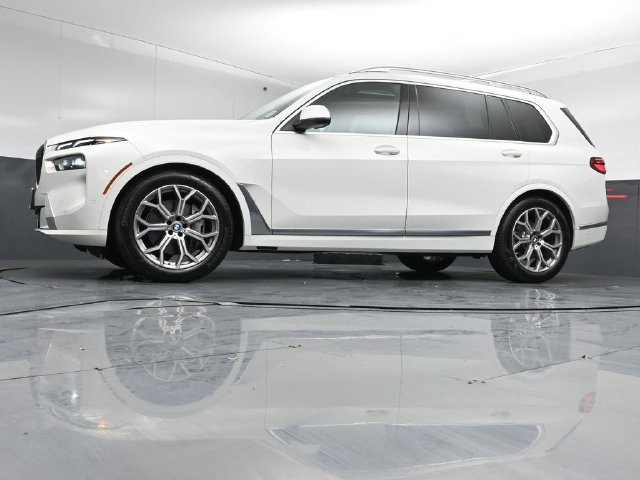 Used 2023 BMW X7 xDrive40i AWD/4WD image 41