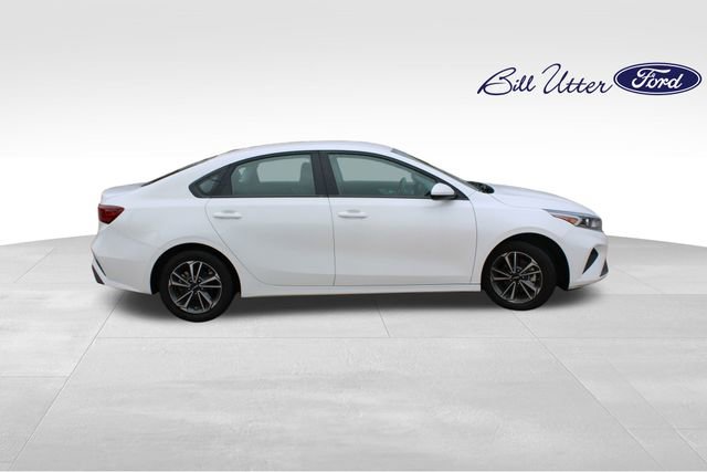 Used 2023 Kia Forte LXS image 4