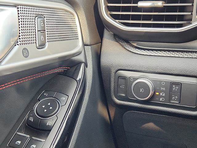 Certified 2022 Ford Explorer ST-Line w/ Class IV Trailer Tow Package image 30