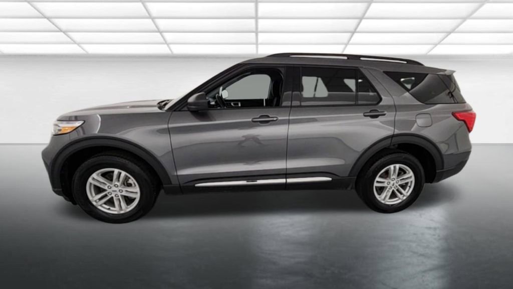 Certified 2024 Ford Explorer XLT AWD/4WD image 3