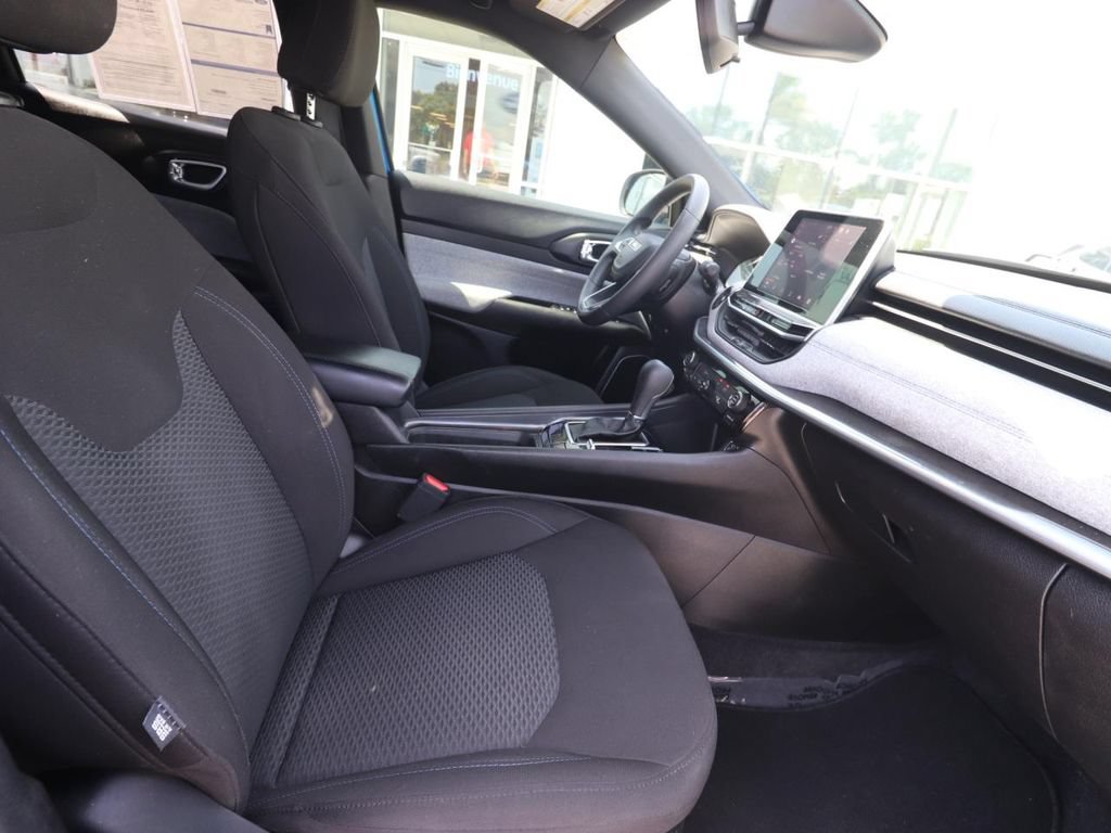 Used 2025 Jeep Compass Sport w/ Mopar Graphics Package AWD/4WD image 14