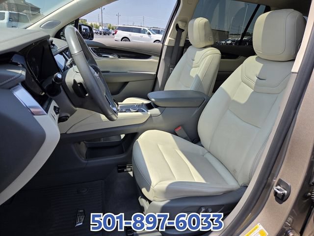 Used 2022 Cadillac XT6 Premium Luxury w/ Technology Package FWD image 9