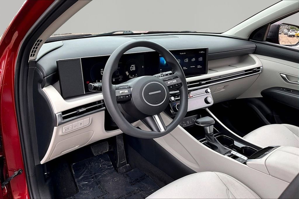 Used 2025 Hyundai Tucson SEL FWD image 14