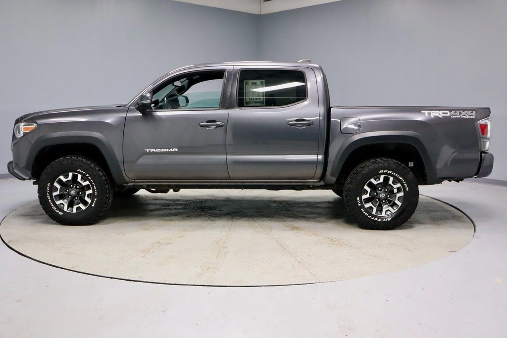 Used 2020 Toyota Tacoma TRD Off-Road image 2