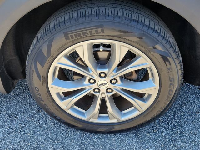 Certified 2022 Ford Explorer XLT w/ Equipment Group 202A image 6