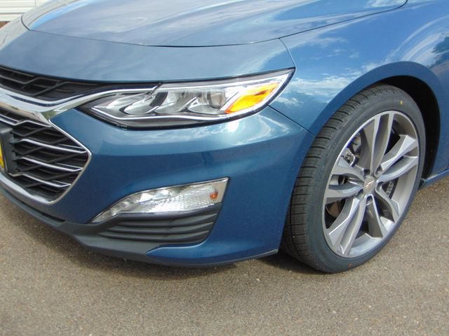 Used 2024 Chevrolet Malibu LT FWD image 2