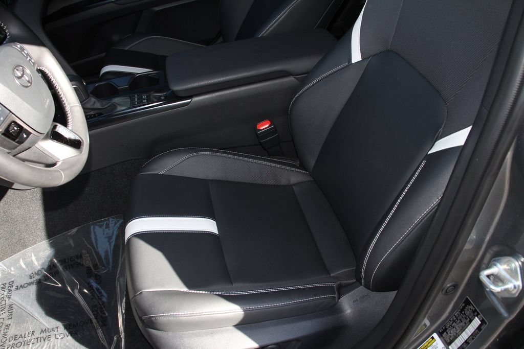 Used 2025 Toyota Camry SE FWD image 23