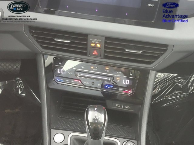 Used 2025 Volkswagen Jetta SE FWD image 25