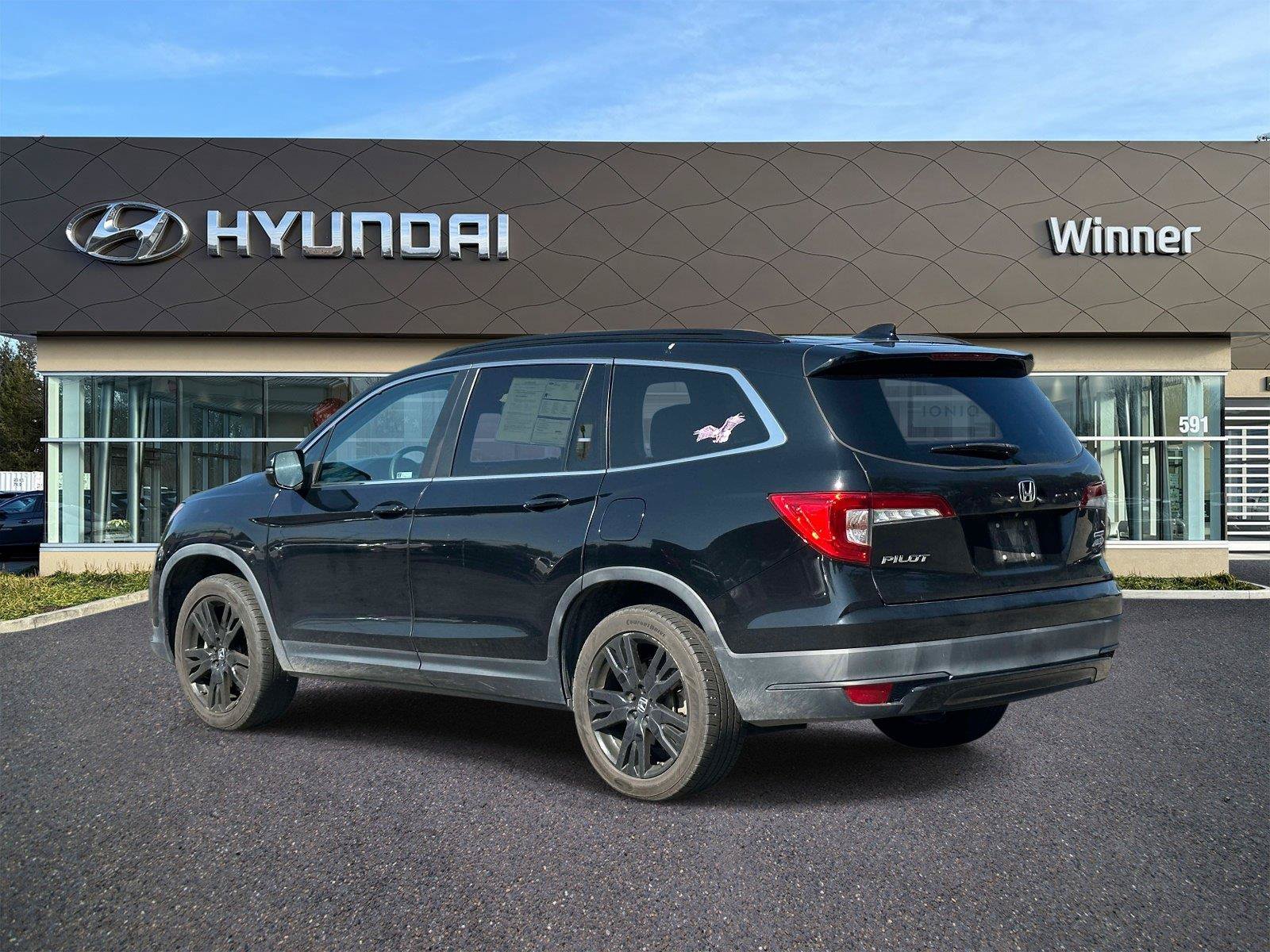 Used 2021 Honda Pilot Special Edition image 2