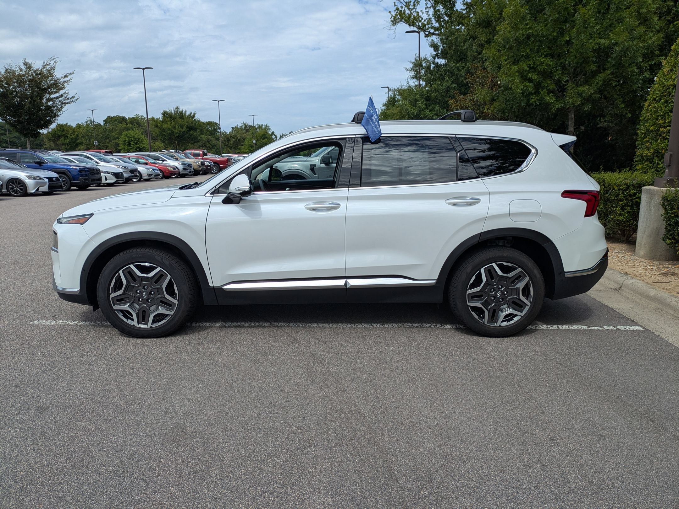 Used 2023 Hyundai Santa Fe Limited FWD image 7
