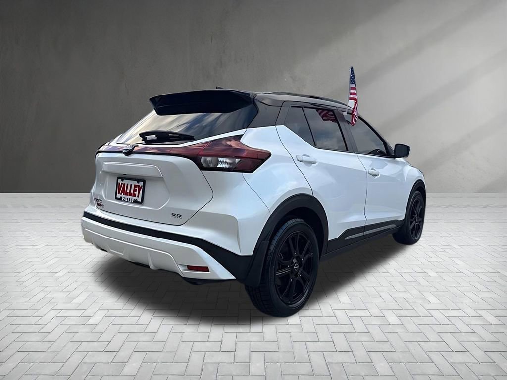 Used 2022 Nissan Kicks SR w/ Premium Package image 9