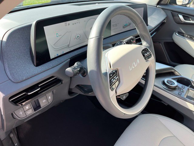 Used 2023 Kia EV6 Wind w/ Wind Technology Package AWD/4WD image 18