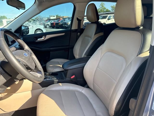 Certified 2022 Ford Escape SEL w/ Technology Package AWD/4WD image 9