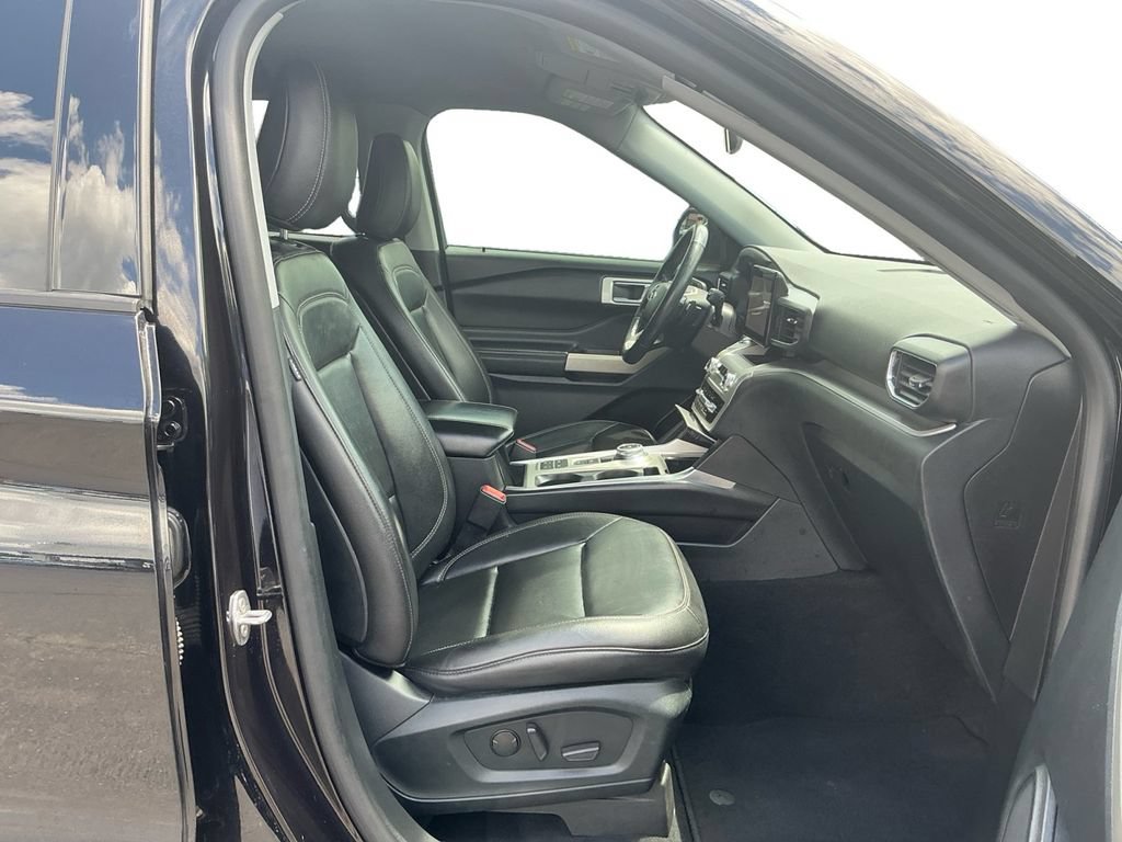 Certified 2020 Ford Explorer XLT w/ Equipment Group 202A RWD image 22