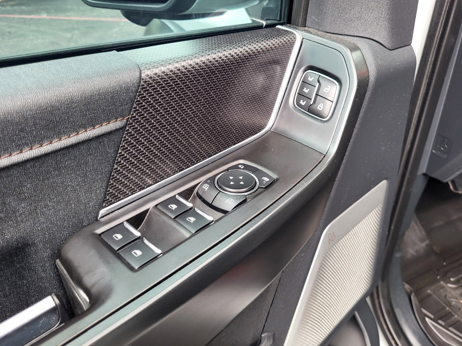 Certified 2023 Ford F150 Raptor w/ Raptor Carbon Fiber Package AWD/4WD image 20