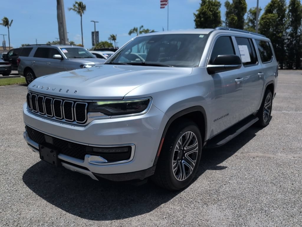 Used 2024 Jeep Wagoneer L Series II RWD image 6