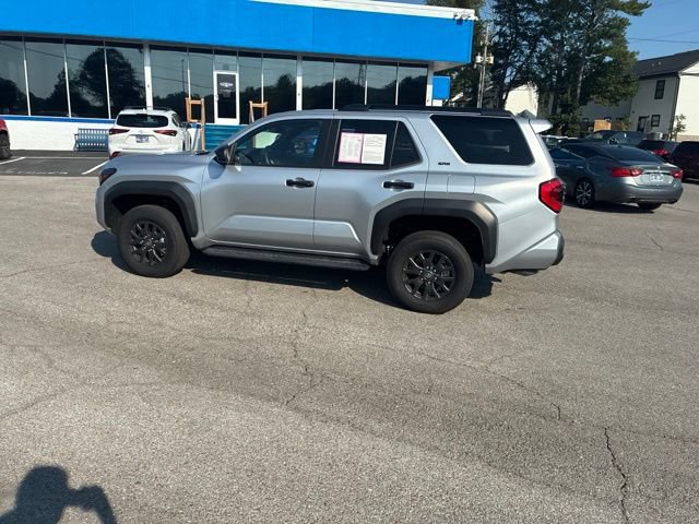 Used 2025 Toyota 4Runner SR5 AWD/4WD image 21