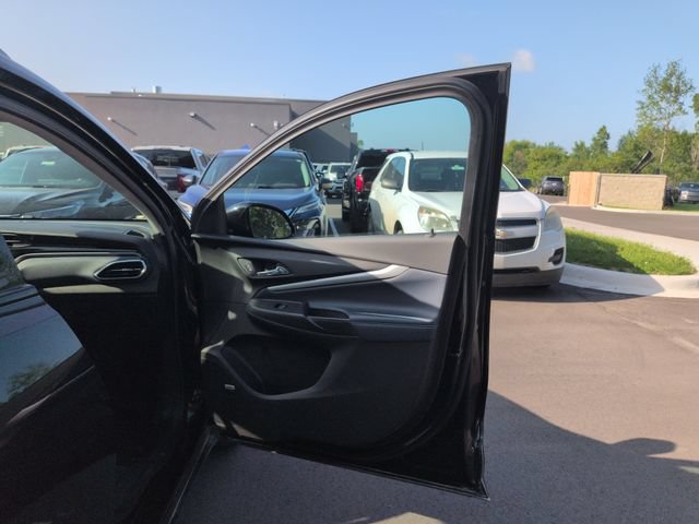 Used 2022 Chevrolet Bolt EUV Premier w/ Sun & Sound Package FWD image 14