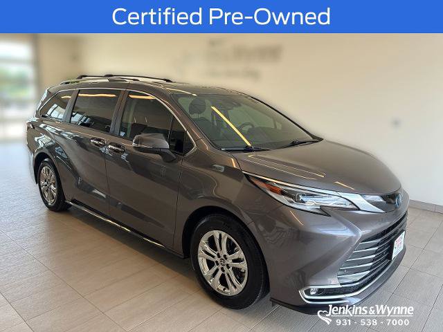 Used 2023 Toyota Sienna Platinum AWD/4WD image 1