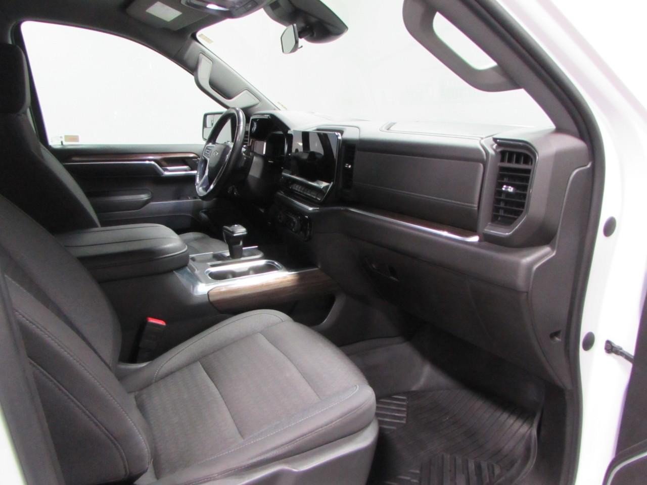 Used 2023 Chevrolet Silverado 1500 RST AWD/4WD image 17