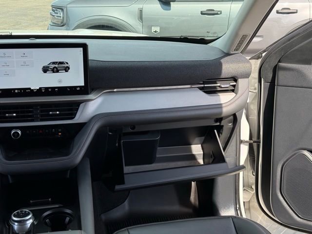 Certified 2025 Ford Explorer Active w/ Active Comfort Package AWD/4WD image 34