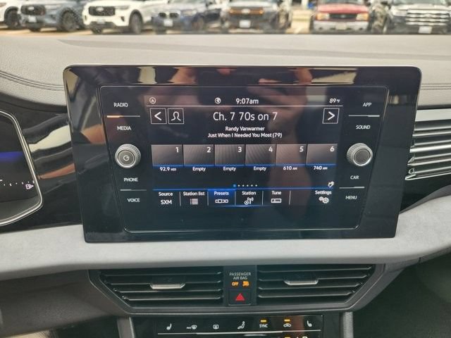 Used 2025 Volkswagen Jetta SE FWD image 16