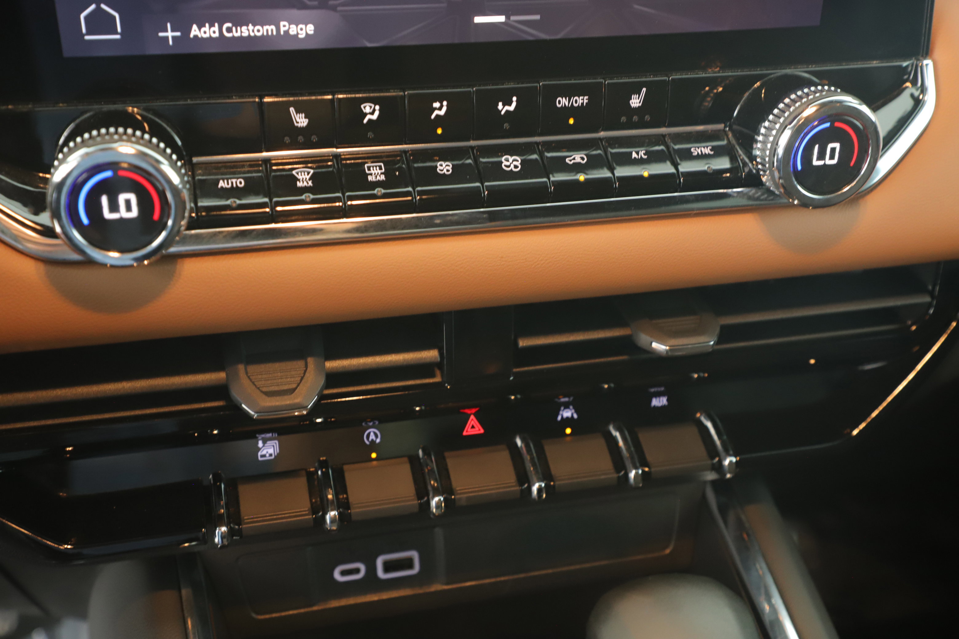 Used 2023 GMC Canyon AT4 w/ Technology Package image 15