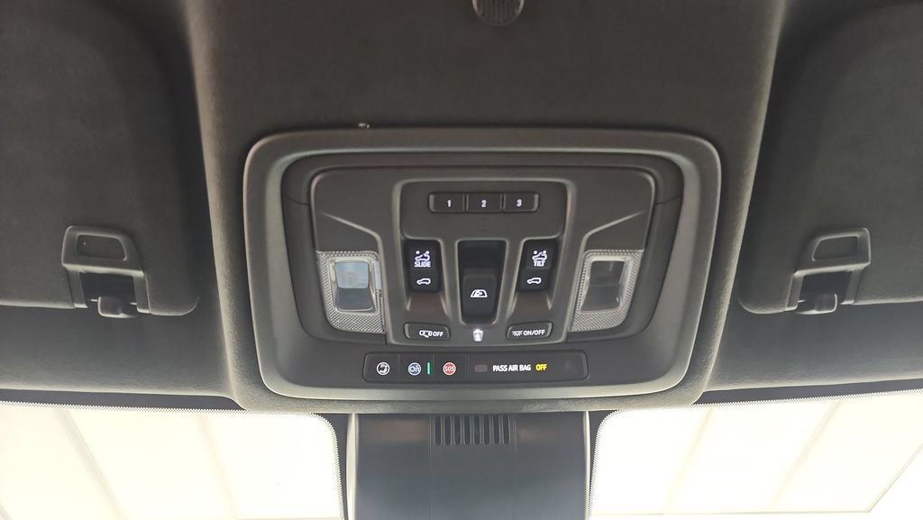 Used 2025 GMC Sierra 1500 Denali Ultimate AWD/4WD image 28