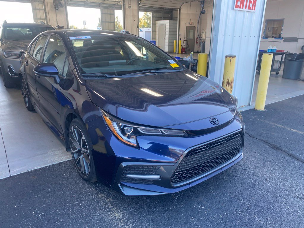 Used 2022 Toyota Corolla SE w/ SE Premium Package FWD image 1