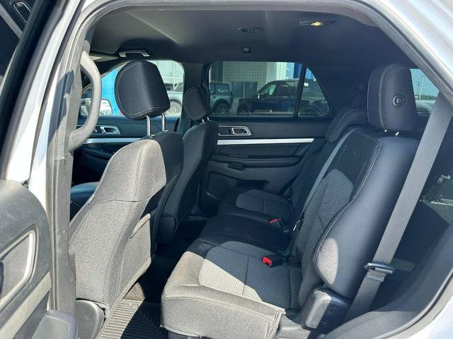 Certified 2017 Ford Explorer XLT FWD image 10
