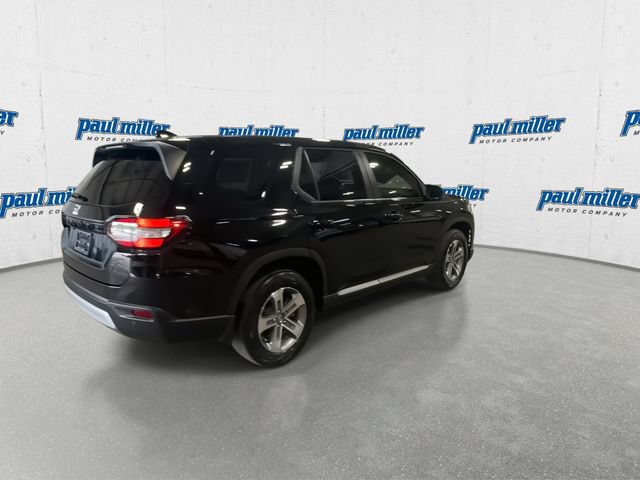 Used 2025 Honda Pilot EX-L image 11
