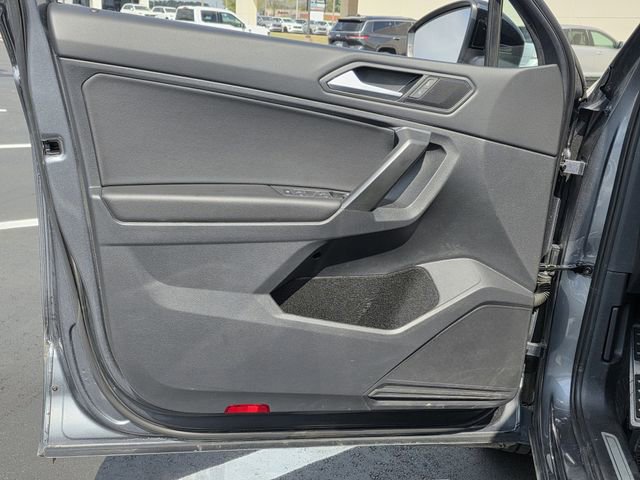 Used 2021 Volkswagen Tiguan SE R-Line image 15