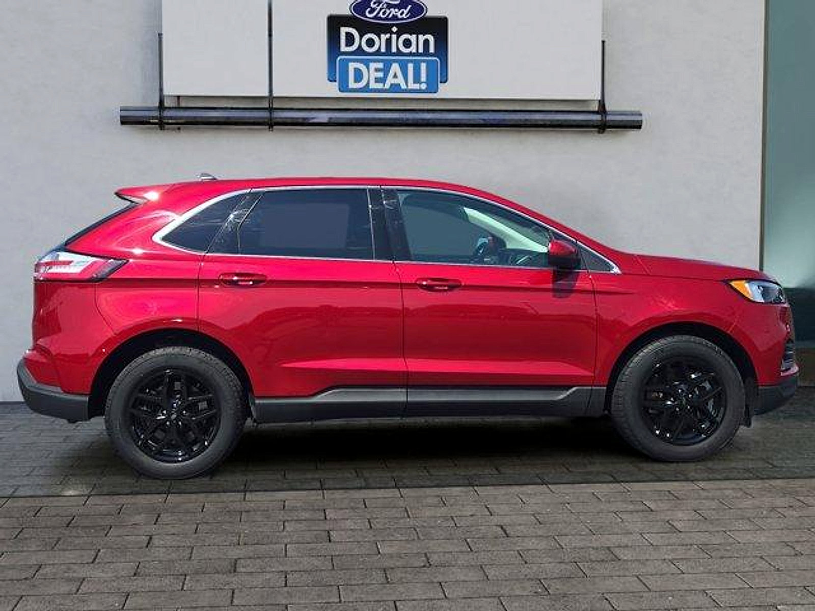 Certified 2023 Ford Edge SEL w/ Convenience Package AWD/4WD image 2