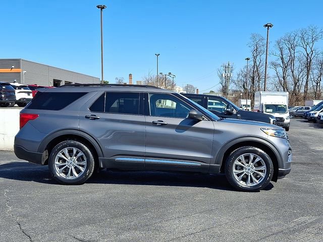 Certified 2023 Ford Explorer XLT w/ Equipment Group 202A image 4