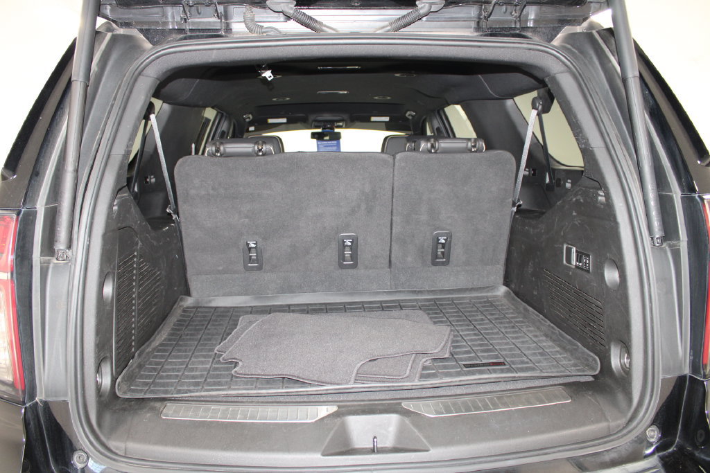 Used 2022 Chevrolet Suburban Premier RWD image 17