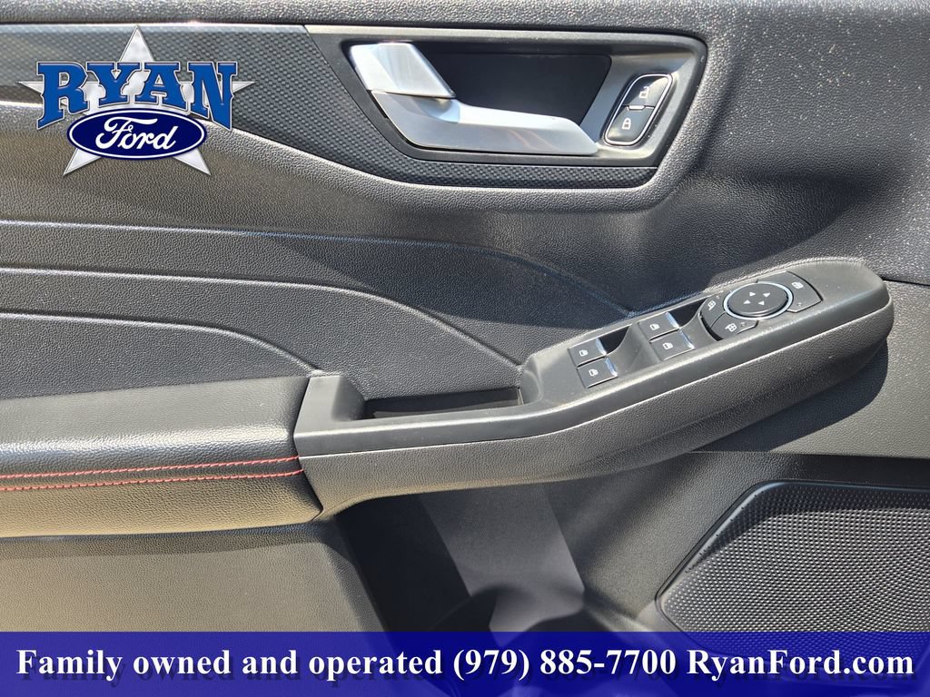 Certified 2025 Ford Escape ST-Line FWD image 16