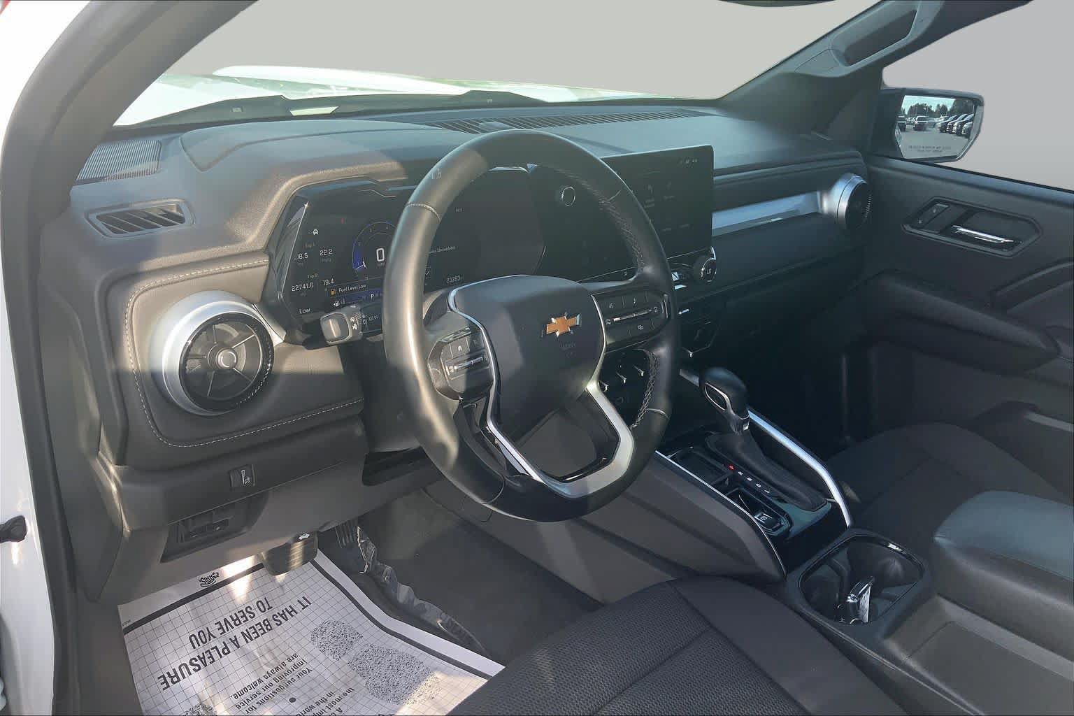 Used 2024 Chevrolet Colorado LT w/ LT Convenience Package RWD image 18