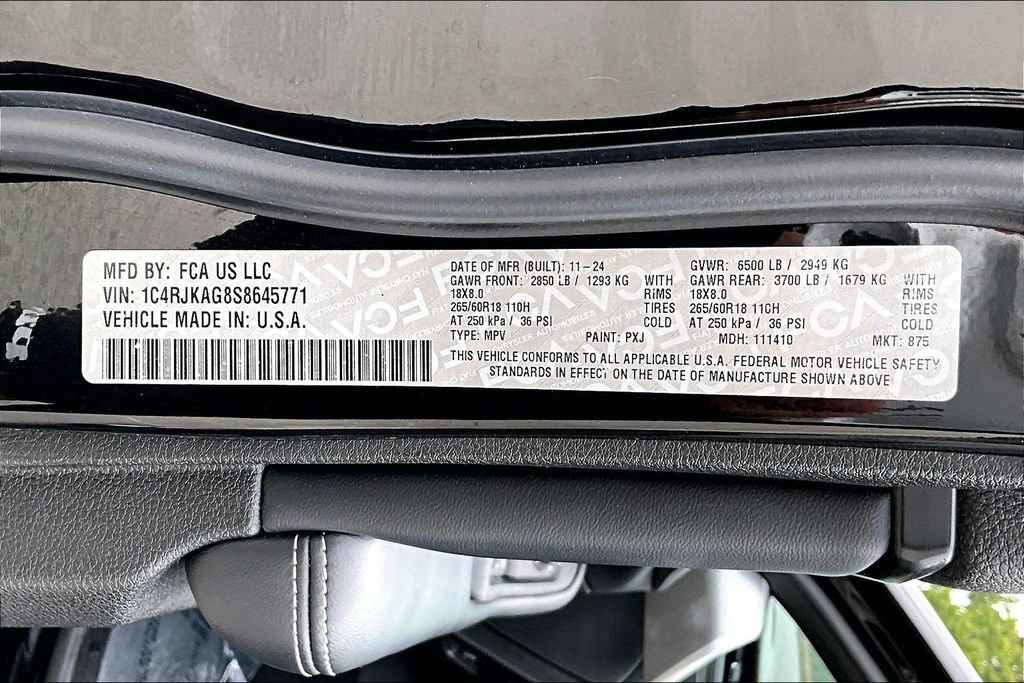 Used 2025 Jeep Grand Cherokee L Laredo AWD/4WD image 33