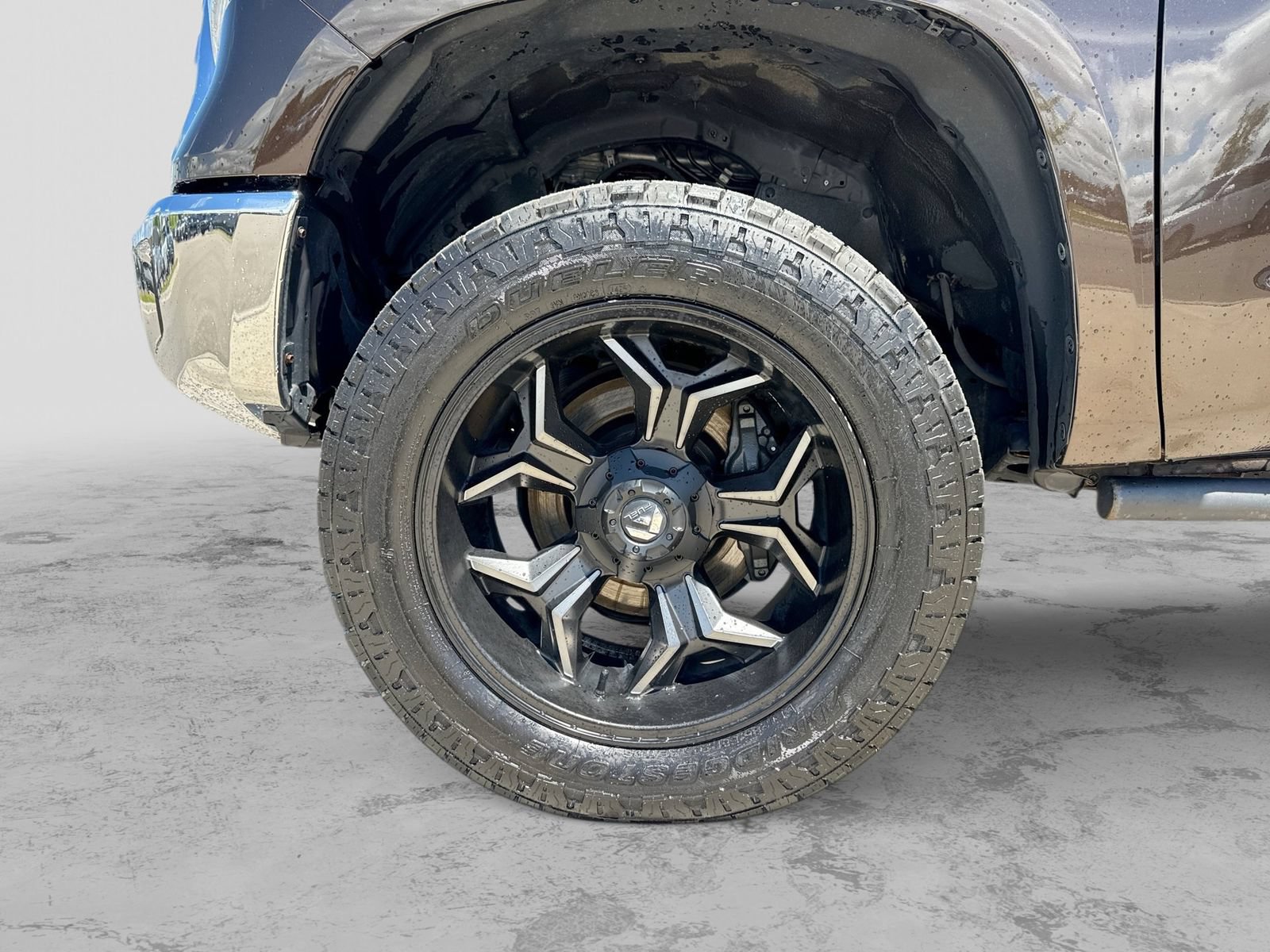Used 2019 Toyota Tundra Limited w/ Limited Premium Package AWD/4WD image 17