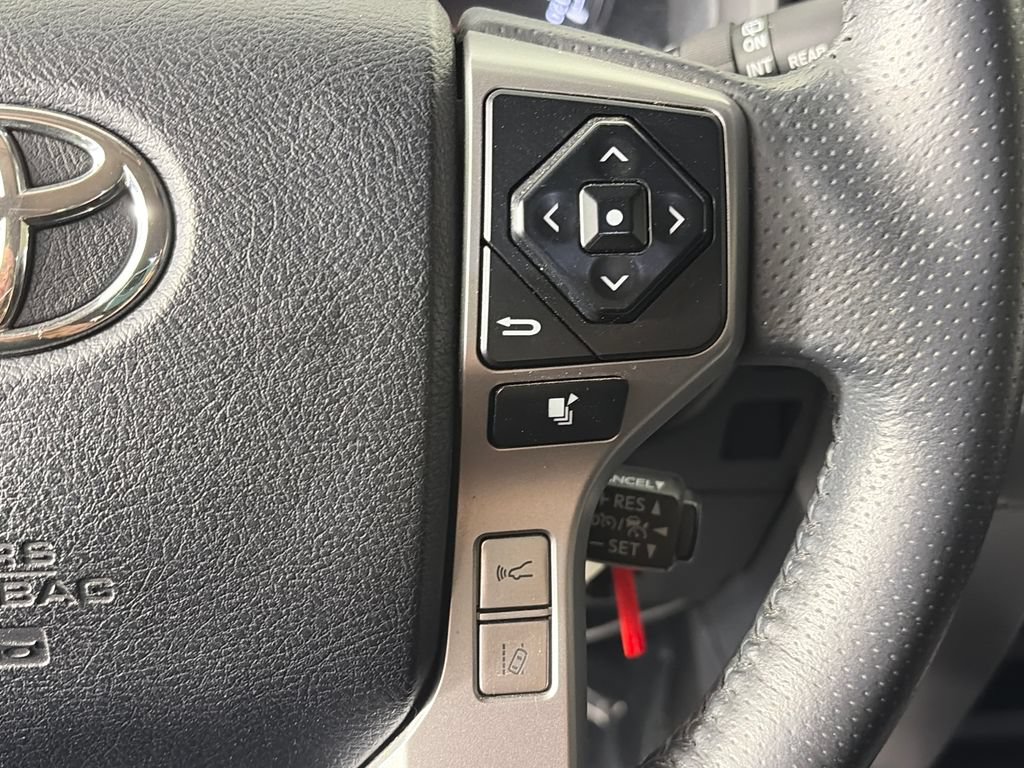 Used 2020 Toyota 4Runner 4WD image 18