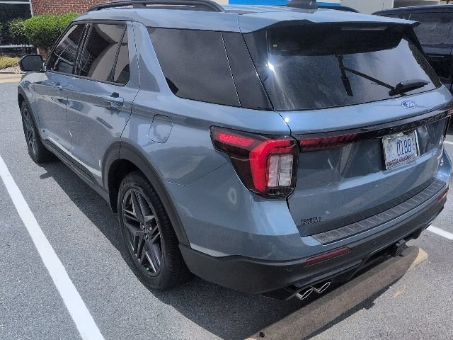 Certified 2025 Ford Explorer ST AWD/4WD image 8