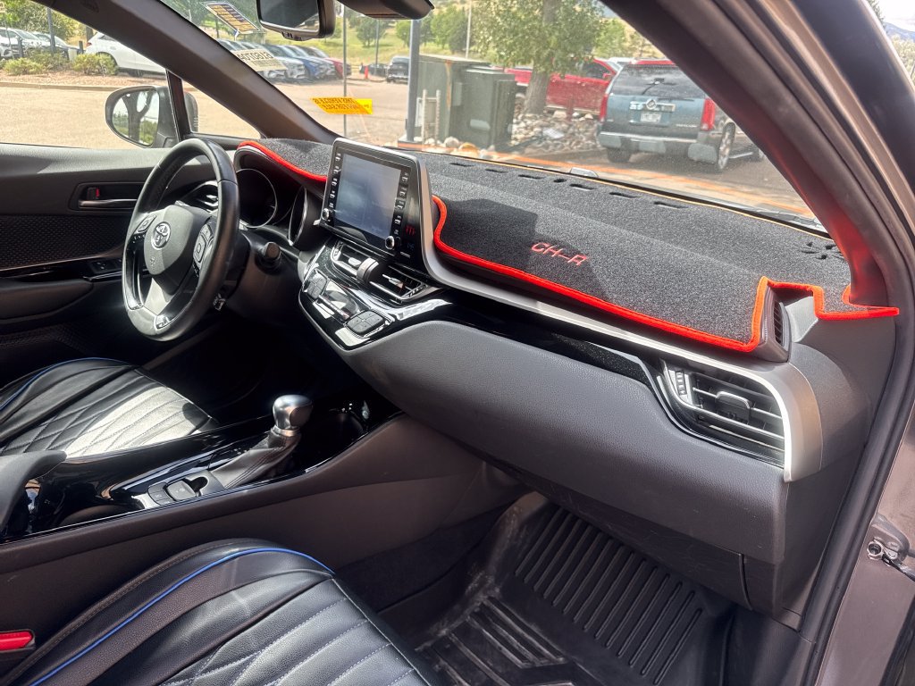 Used 2019 Toyota C-HR XLE FWD image 30